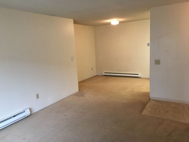 Newly remodeled - 2 Bed, 1 Bath apartment ... - Newly remodeled - 2 Bed, 1 Bath apartment ... Unit 12