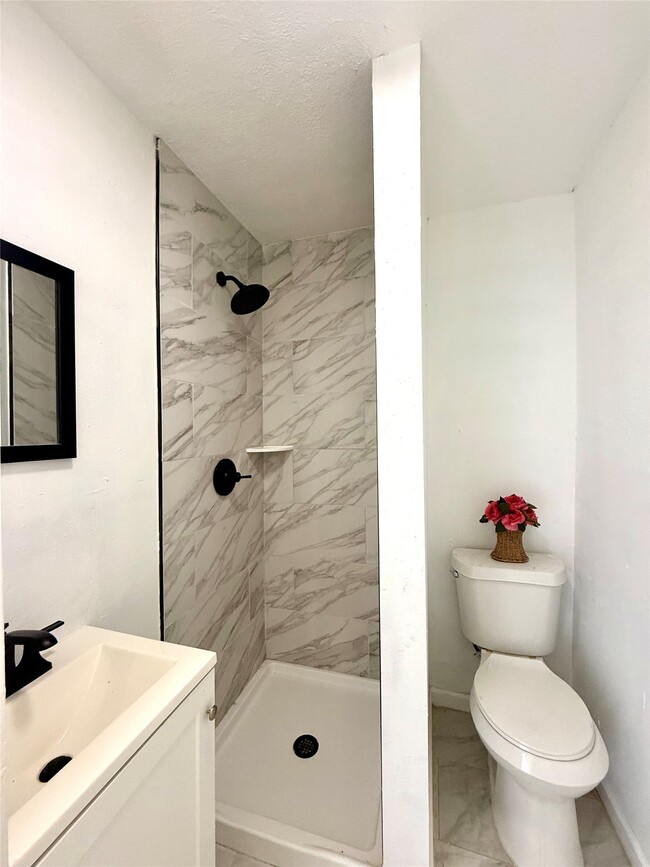 Photo - 9350 Guywood St