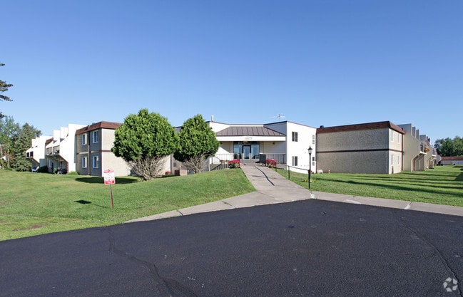 Ridgewood Apartments - Ridgewood Apartments