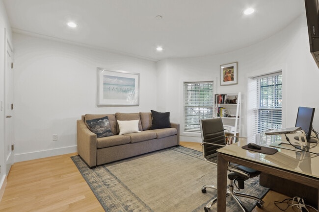 Building Photo - 55 E Springfield St Unit 1 Rental