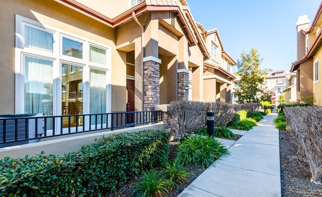 Lovely & Spacious Townhouse | High Ceiling... - Lovely & Spacious Townhouse | High Ceiling...