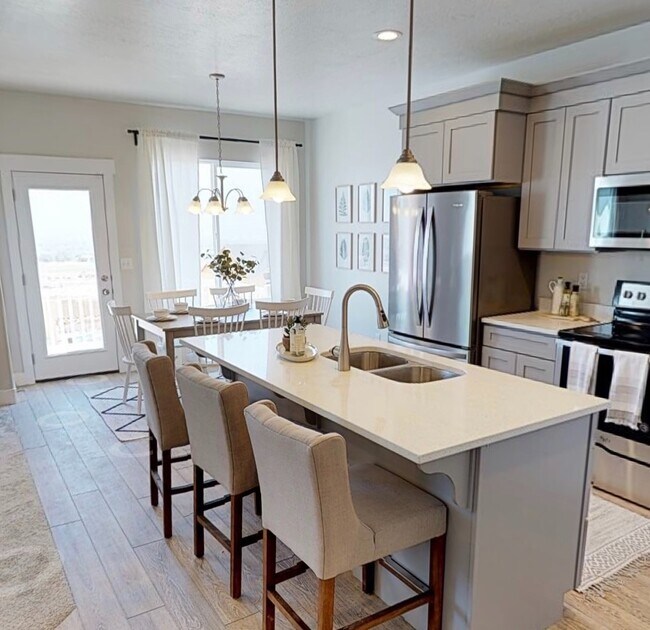 Photo - Luxury Townhome For Rent - Four Bedrooms!!