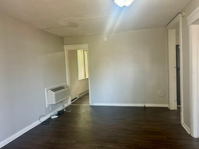 Photo - 1601 6th Ave