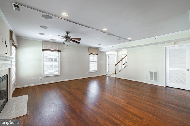 Photo - 2915 Murano Way