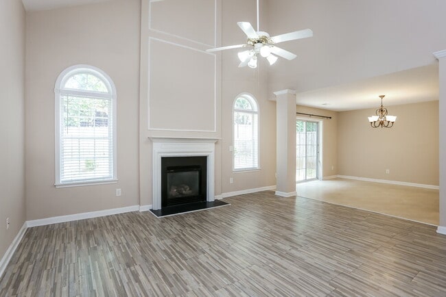 Photo - 47 Highland Falls Dr