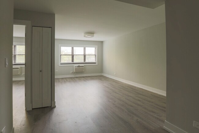 Photo - 448 W Barry Ave Unidad 825