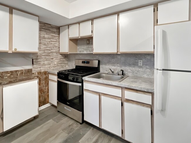 Photo - 49 Latourette Ln