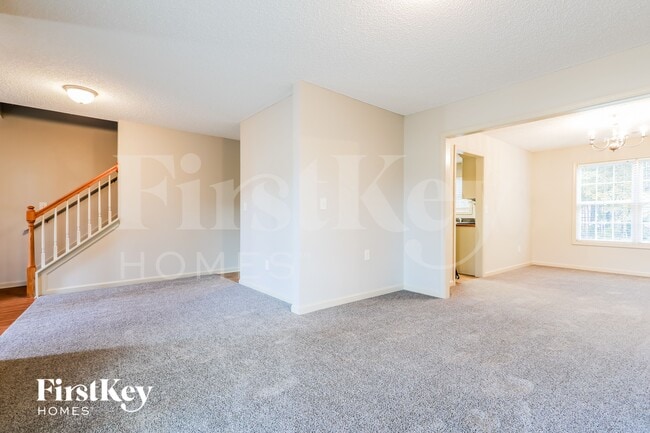 894 Hawk Creek Trail