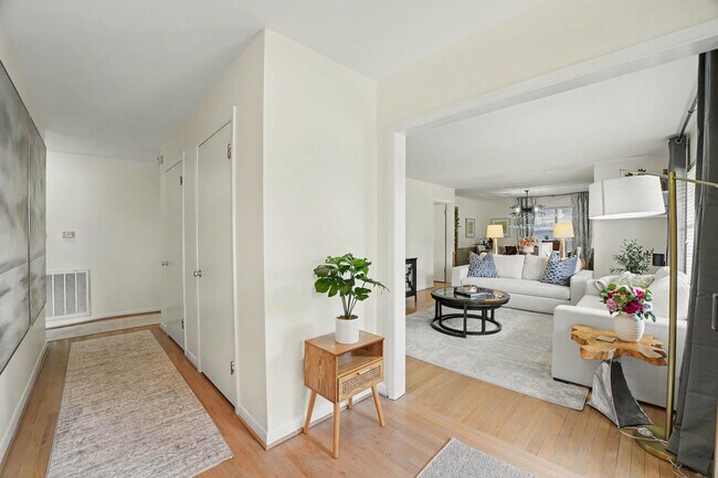 Photo - 6267 Chevy Chase Dr