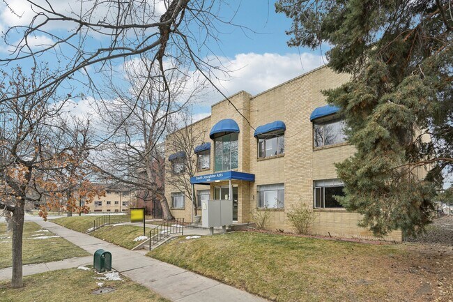 Photo - South Josephine Apartments