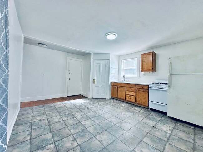 Photo - 175 Bradley St Unidad 175-1