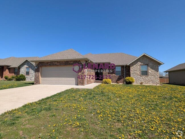 Building Photo - Beautiful 3 Bedroom Home!