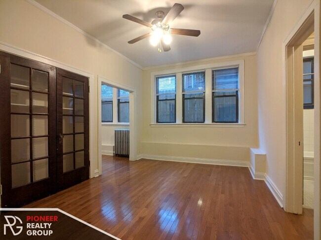 Photo - 4647 N Paulina St