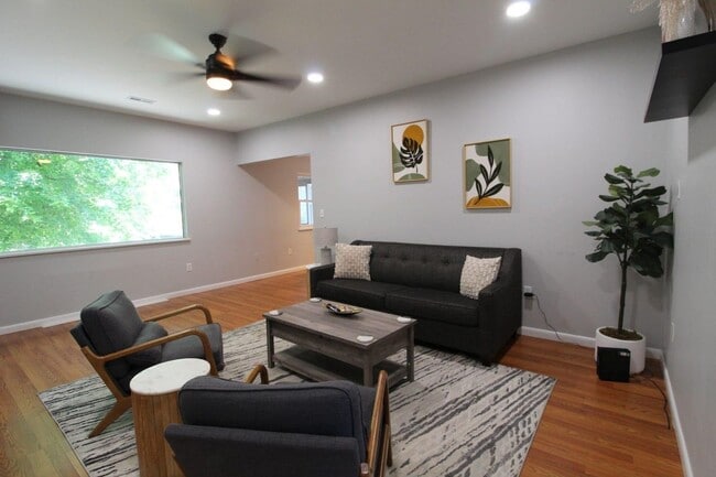 Photo - 221 Alleghany Dr