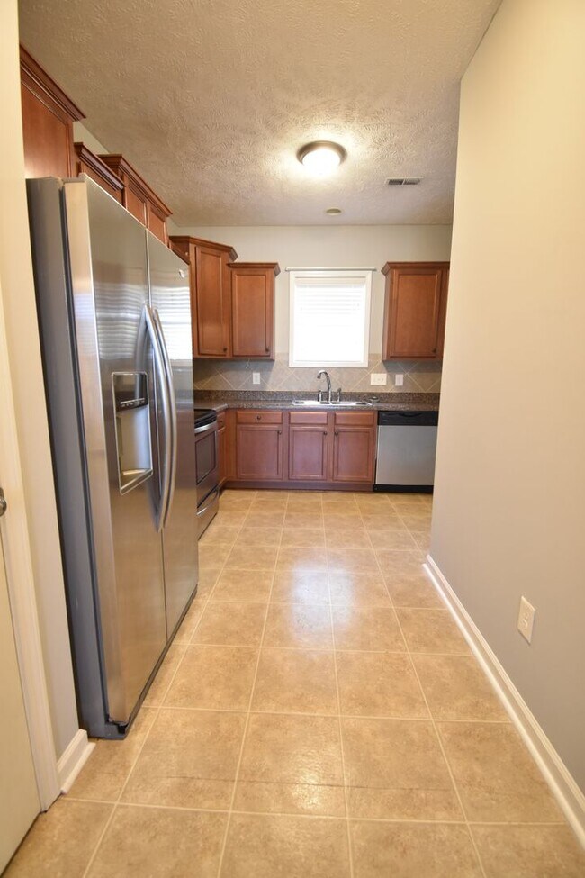 Photo - 3 BEDROOM 2 BATHROOM - PETS CONSIDERED