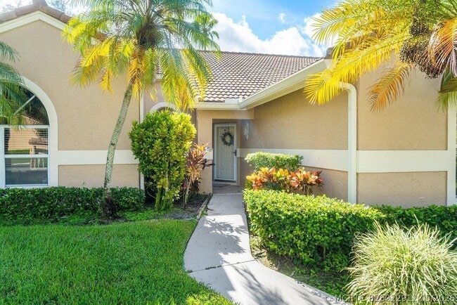 Photo - 1804 Rosewood Way