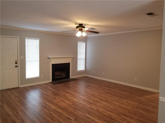 Photo - 107 Sterling Ct