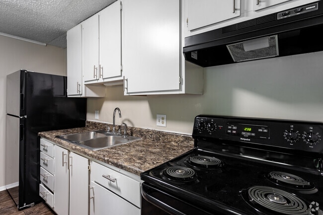 1BR, 1BA - Kitchen Appliances - The Farms at Mill Run