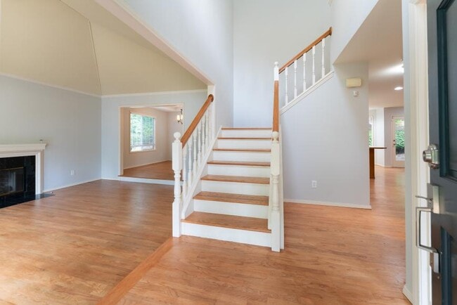 Photo - 3 bedroom in Bellevue WA 98007
