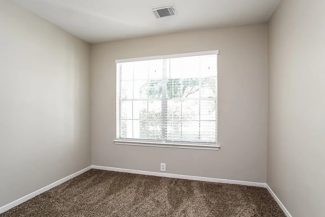 Photo - 6534 Bridgegate Dr