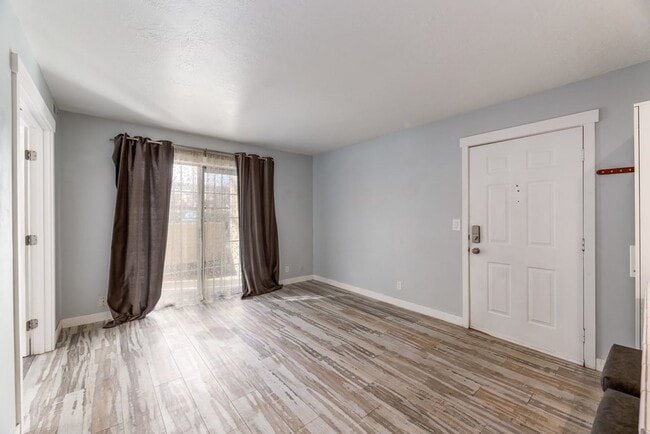 Photo - 1196 E Waterside Cv