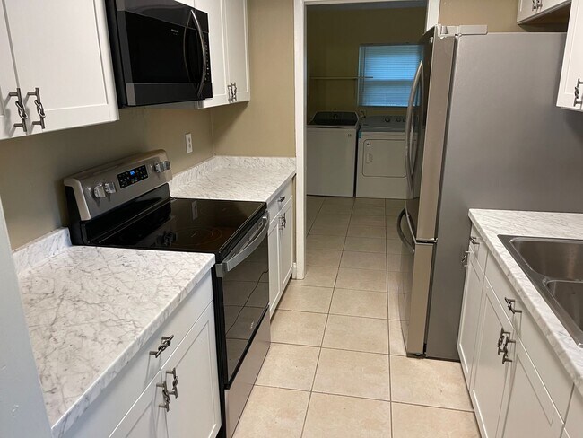 Photo - 3BED/1.5 BATH HOME NEAR LAKE JACKSON