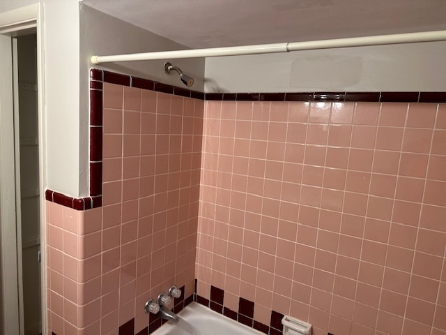 Bathroom Shower - 2283 Rosedale Ave Apartments Unit 1
