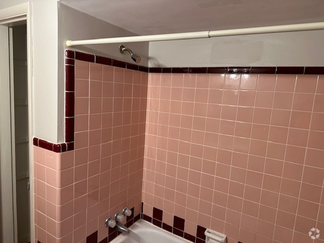Building Photo - 2283 Rosedale Ave Unit 1 Rental
