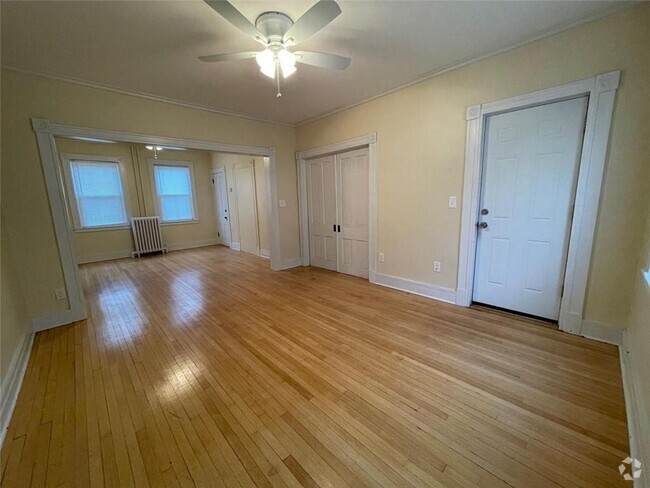 Building Photo - 22 Cozzens Ave Unit 1-1 Rental