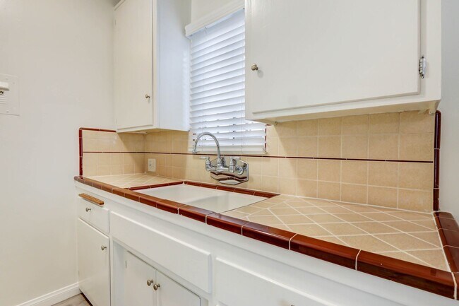 Photo - 422 Hill St in Santa  Monica - 4 blocks to...