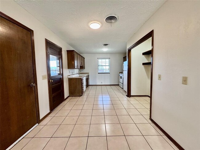 Photo - 112 Elmwood Cir