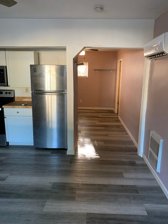 Photo - 240 Hollywood Blvd SE Unidad E