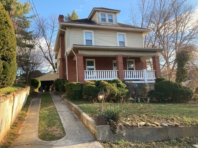 Street view - 1614 Lexington Ave SW Unit #3