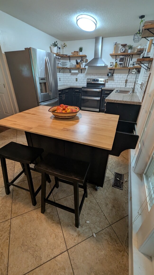 100 Hidden Cellars Dr
