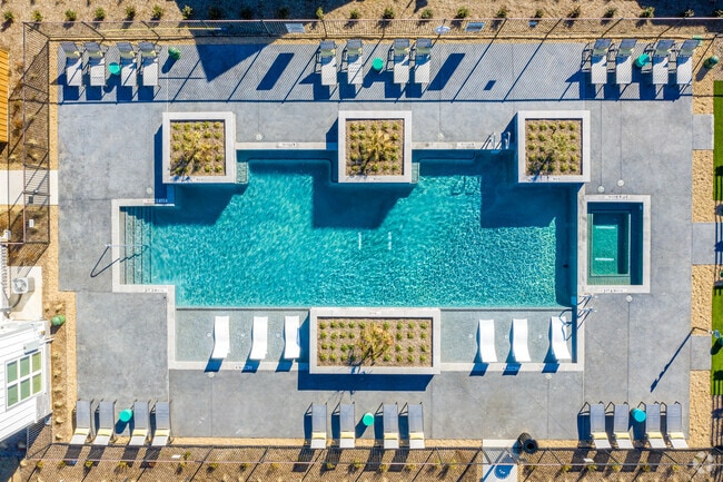 Photo - Christopher Todd Neighborhoods Elizabeth Creek