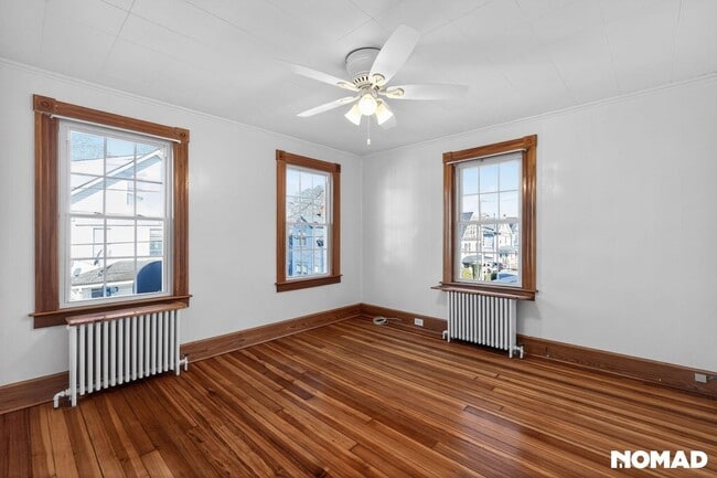 21 Hall Ave