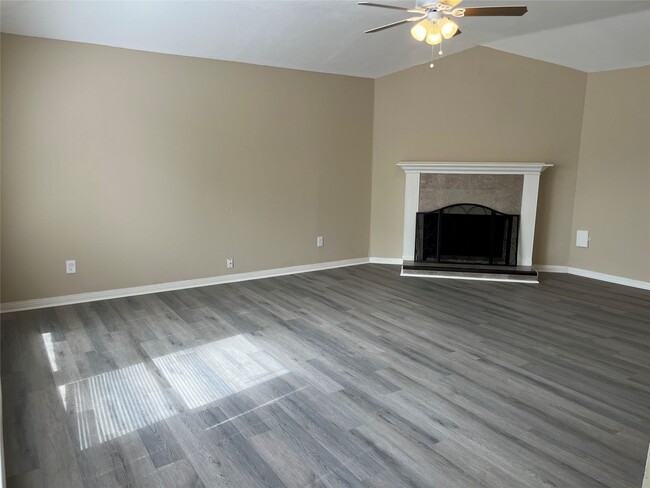 Photo - 9502 Triola Ln