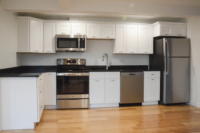 Photo - 548 Main St Unit 1