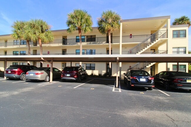 Building Photo - Spacious 2 Bed / 2 Bath Condo – 55+ Community | Largo, FL Unit 7220