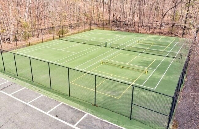 Photo - 32 Jacqueline Rd Unit E