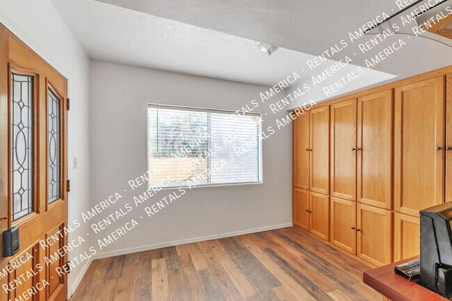 Photo - 9011 W Floyd St