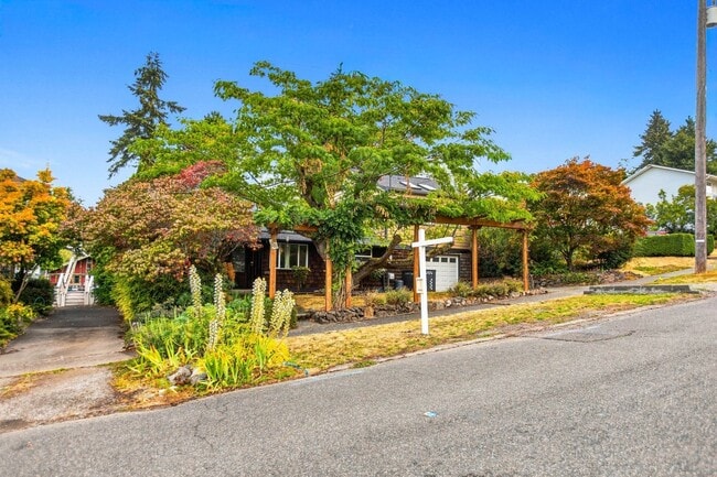 Photo - 1252 SW Othello St