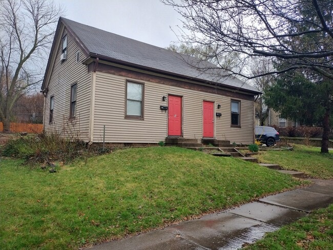 Building Photo - 205 S 6th St Rental