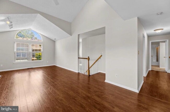 3204 Danbury Ct