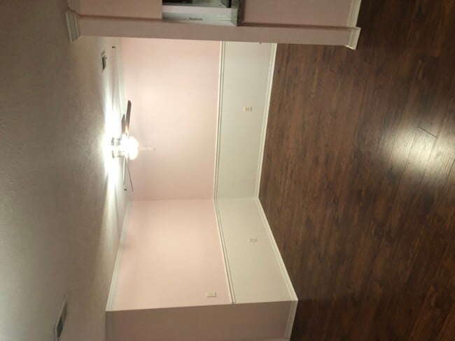 Photo - 527 Warm Springs Cir