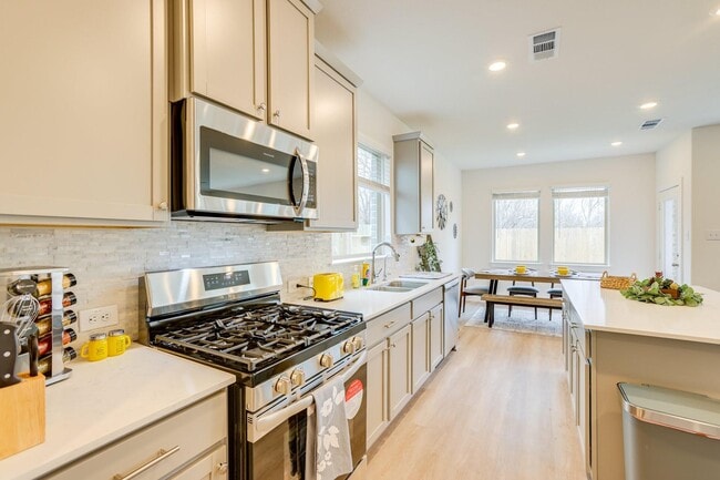 Photo - 31915 Bromley Fern Dr