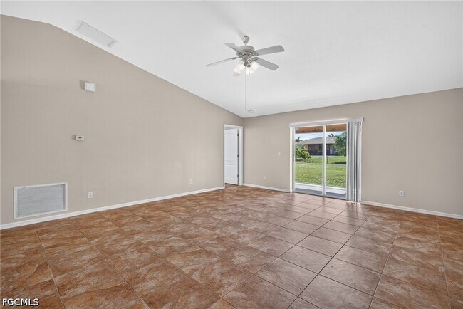 Photo - 903 SE 5th Ave