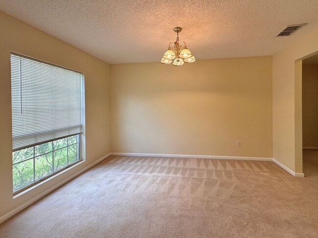 Photo - 89 Berkshire Ln