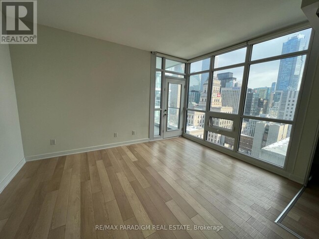 Photo - 210 Simcoe St Unit 2101