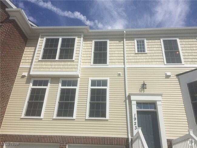 Building Photo - 1923 E 86th St Rental